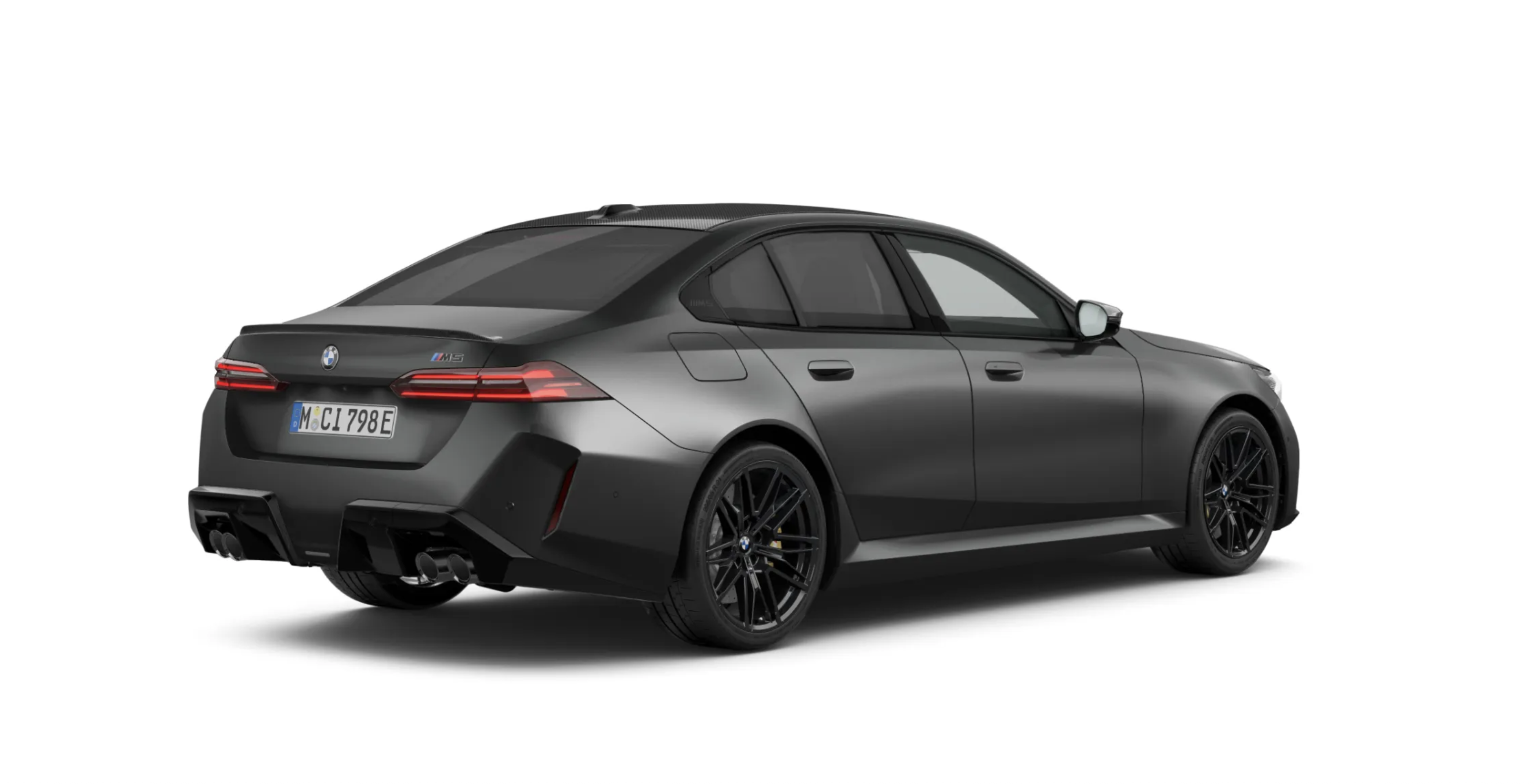 BMW M5 SEDAN | nový model | V8 biturbo hybrid 727 koní | super sportovní hybridní sedan | novinka ve výrobě | šedá matná s bílou kůží | maximální výbava | první nové auto | velká sleva | nákup online | AUTOiBUY.com
